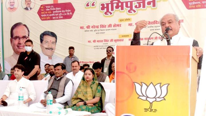 जब गाँव-गरीब आगे बढ़ेंगे तभी देश आगे बढ़ेगा : केन्द्रीय मंत्री श्री तोमर